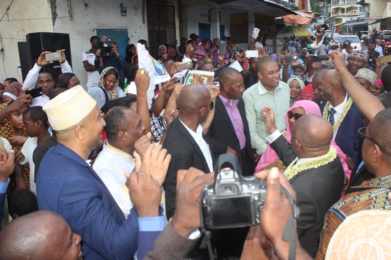 ALBUM PHOTOS DE L’ARRIVÉE DU CHEF DE L'ETAT A ANJOUAN