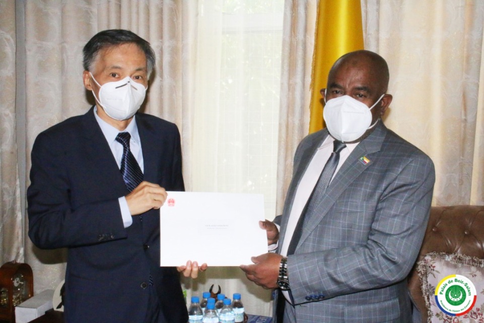 Vaccins et Mission d’Assistance : Le Président Azali Assoumani reçoit l'Ambassadeur de Chine