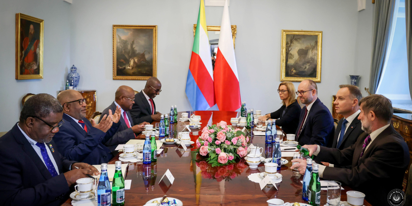 Communiqué de Presse sur la rencontre entre S.E AZALI Assoumani, Président de l'Union des Comores et Président en exercice de l'Union Africaine et S.E Andrzej Duda, Président de la Pologne  au Palais Koniecpolsk, à Varsovie.