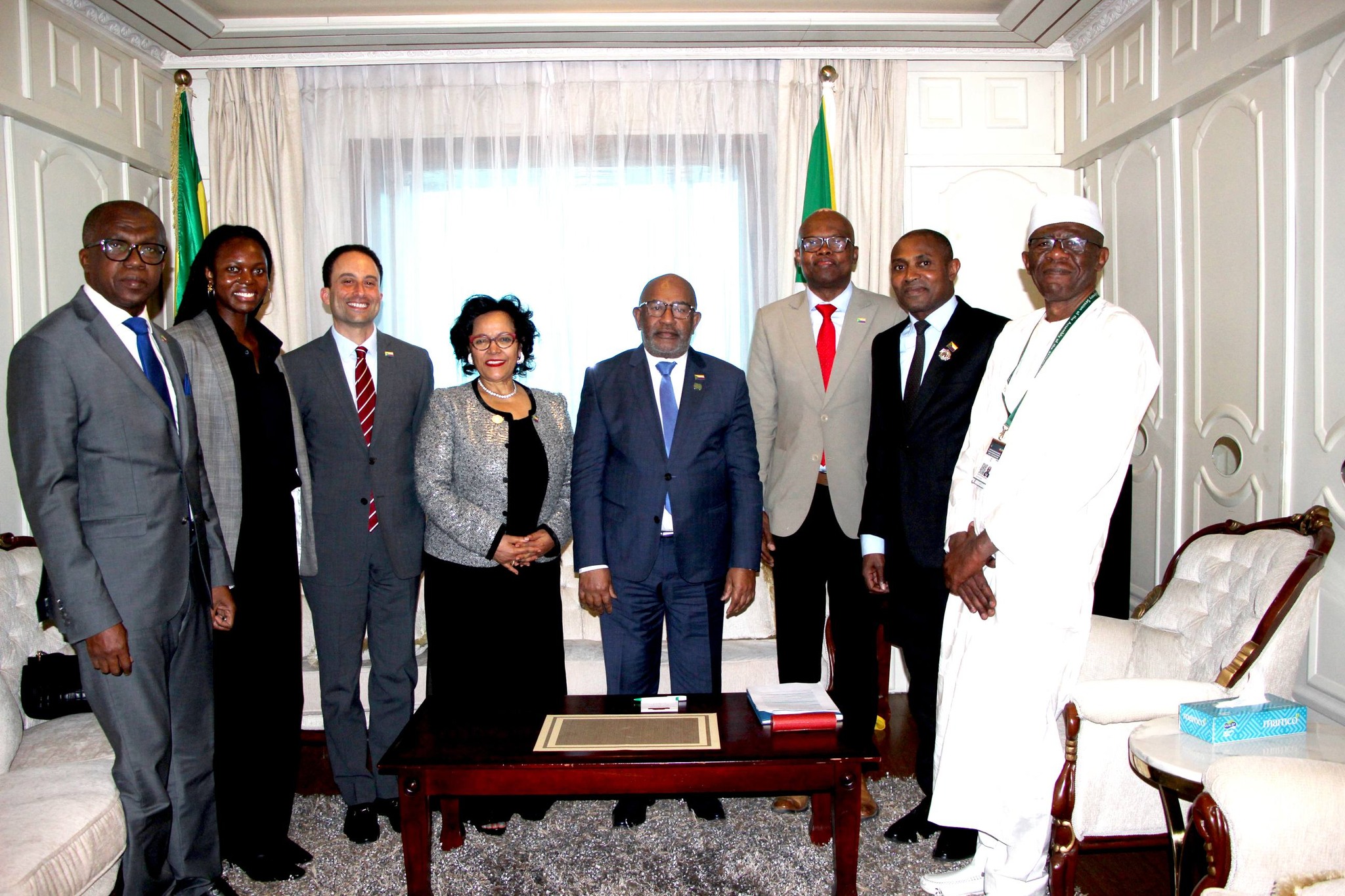 Son Excellence le Président AZALI Assoumani échange avec la Directrice Générale du NEPAD sur les grands projets de développement des Comores